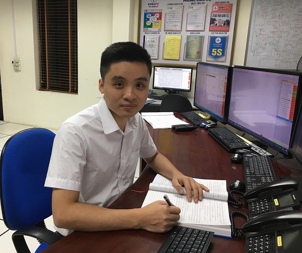 Người Kỹ sư trẻ say mê với nghề